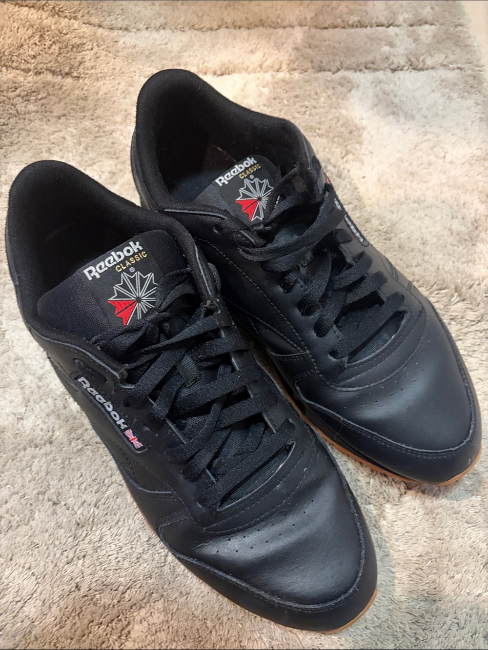 Reebok Men's Black Leather Athletic Sneakers with Red Logo Accent, size 13